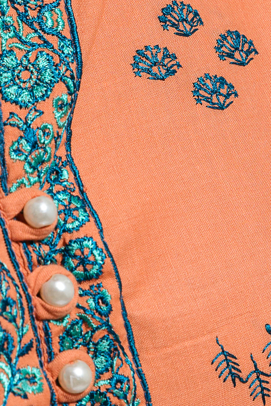 EMBROIDERED LAWN SHIRT (PRET) - Image 4