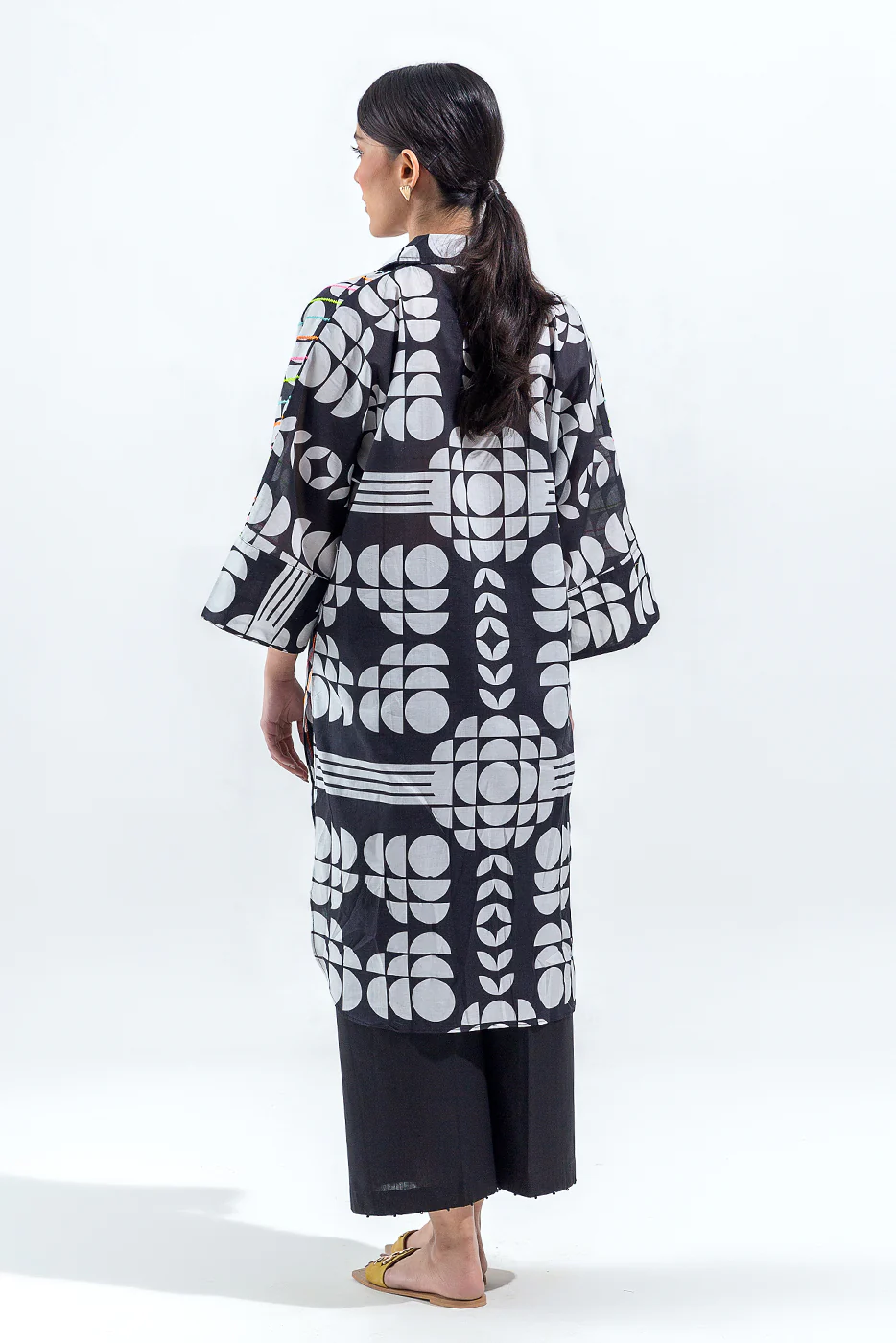 EMBROIDERED LAWN SHIRT (PRET) - Image 4