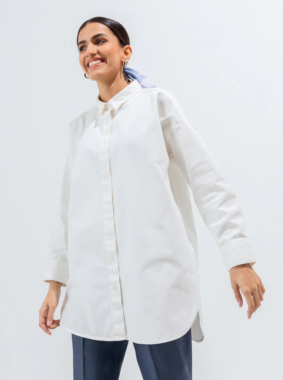 WHITE OVERSIZED TWILL BUTTON DOWN SHIRT - Image 2