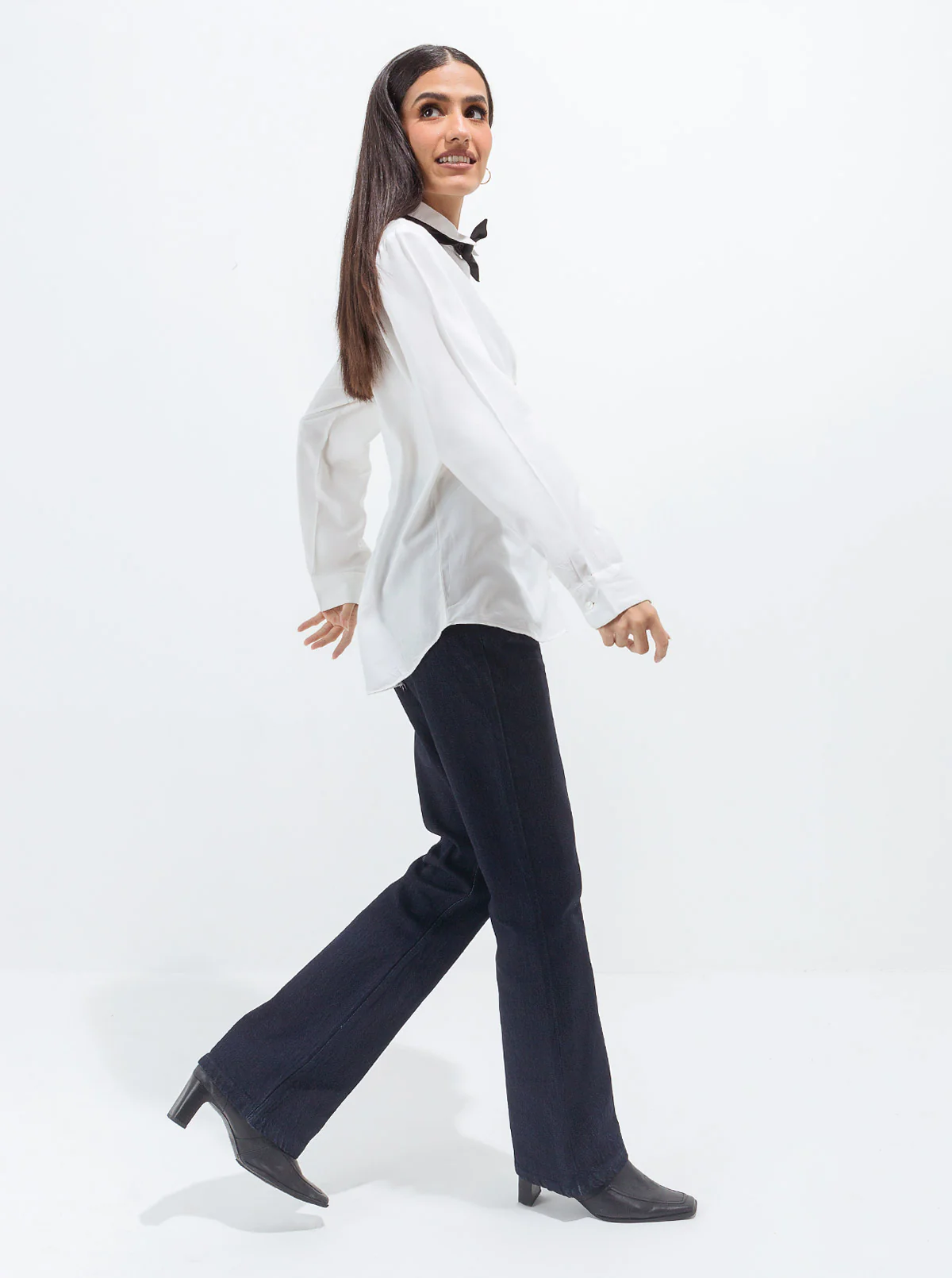 BLUE SLIM BOOTCUT JEANS - Image 4