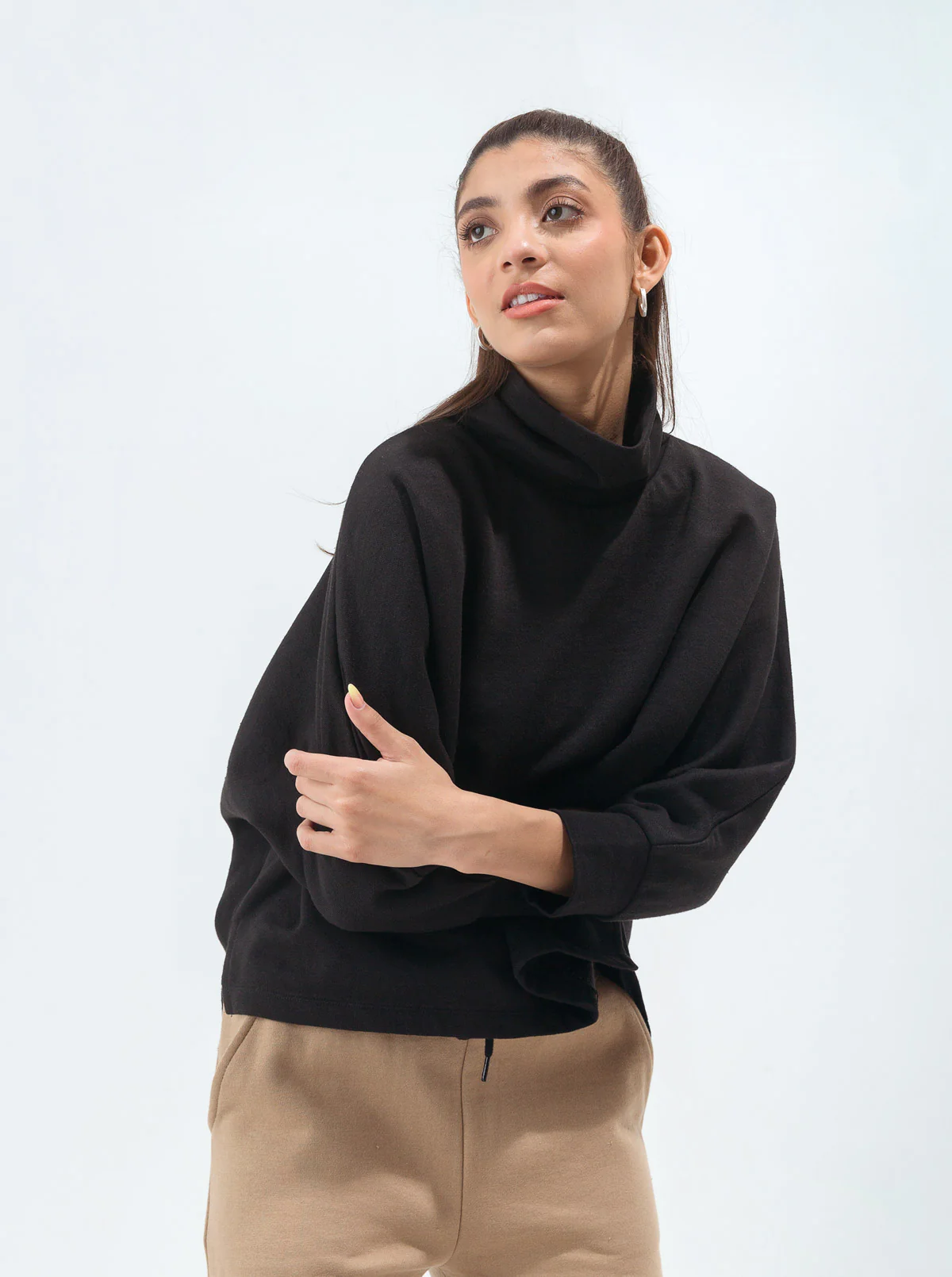 BLACK BATWING SLEEVED FLEECE SWEATSHIRT - Image 3