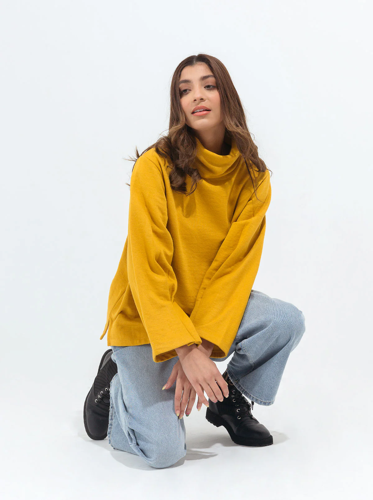 MUSTARD PLEATED SLEEVE FLEECE SWEATSHIRT - Image 3