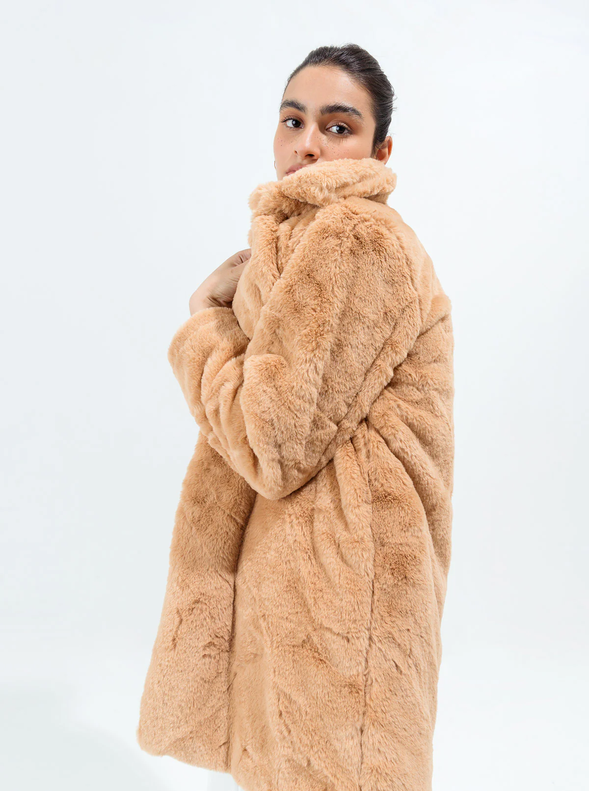 CAMEL FAUX FUR JACKET - Image 3