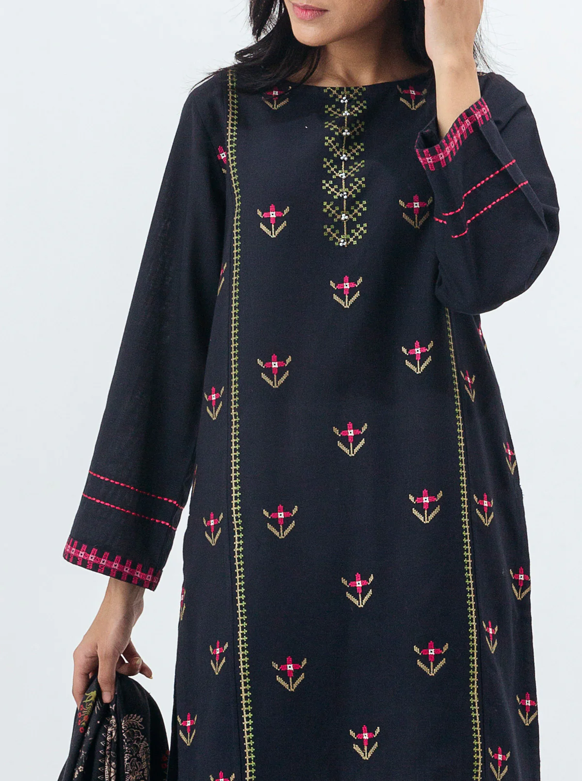 EMBROIDERED SHIRT WITH SHAWL - Image 4