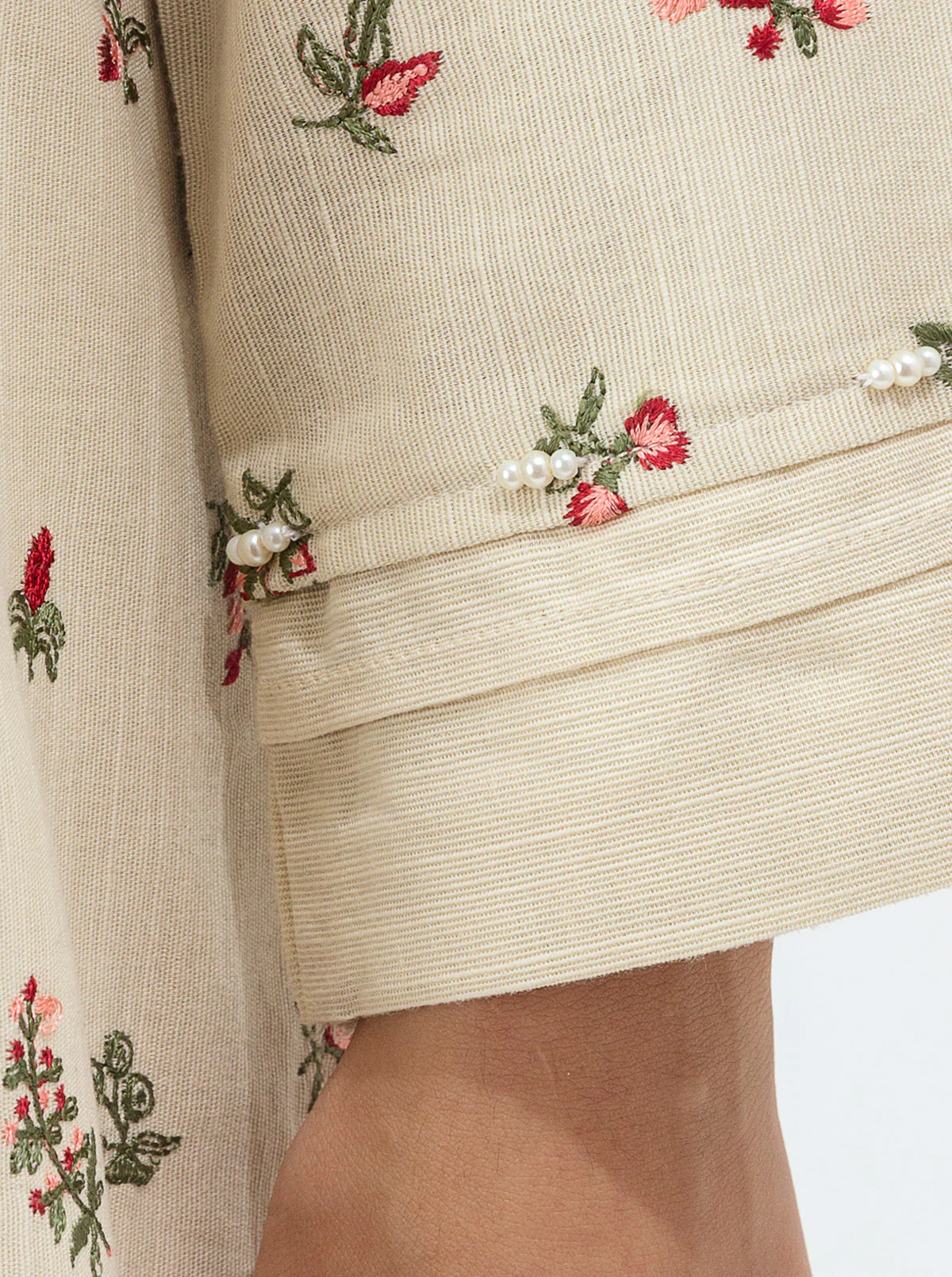 EMBROIDERED SLUB KHADDAR SHIRT (PRET) - Image 3