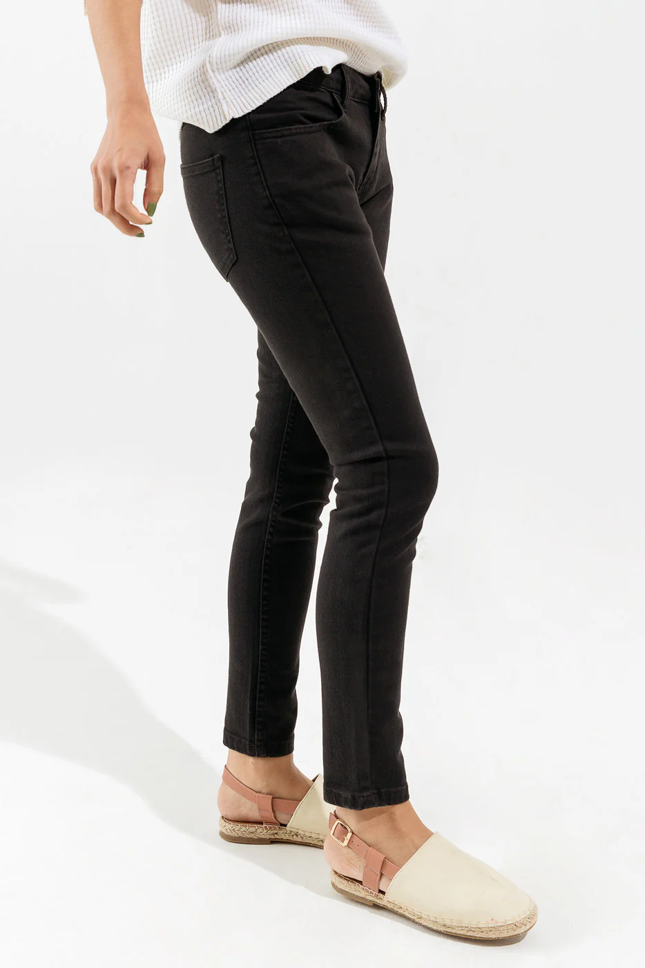 BLACK CROPPED SKINNY JEANS - Image 2