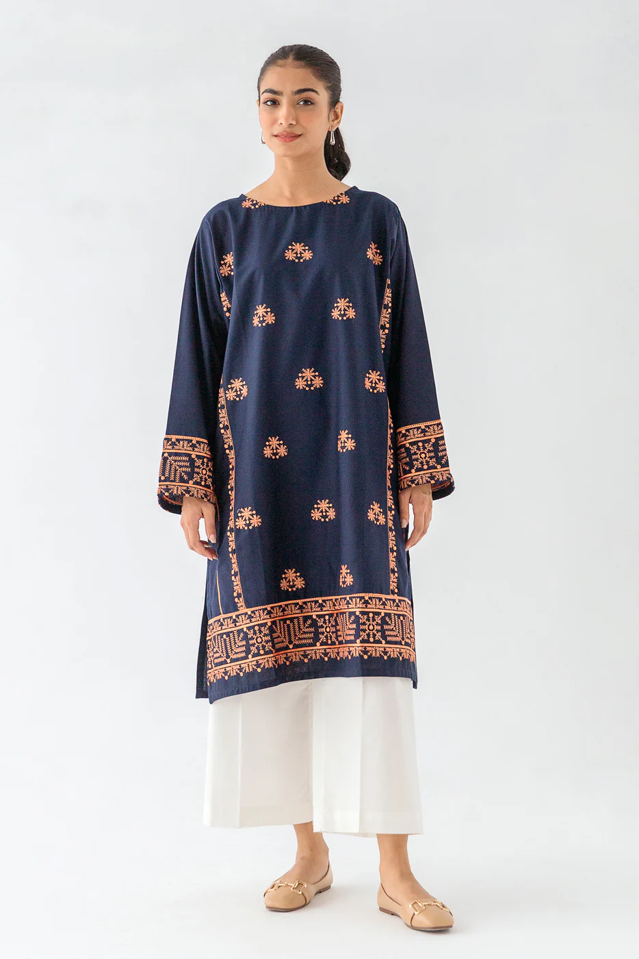 EMBROIDERED KHADDAR SHIRT (PRET) - Image 2