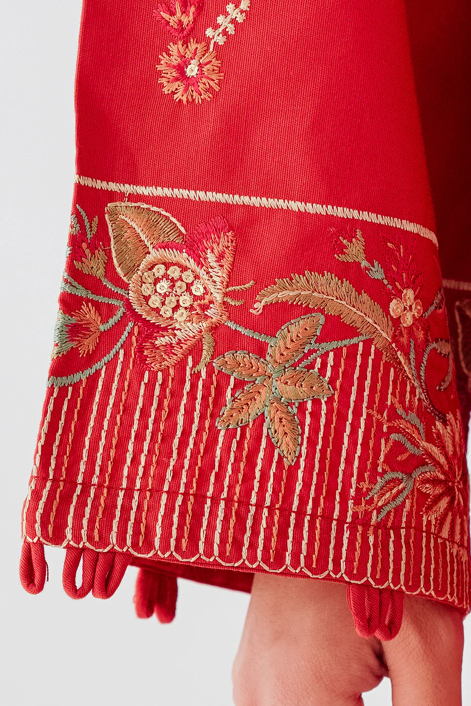 EMBROIDERED KHADDAR SHIRT (PRET) - Image 4