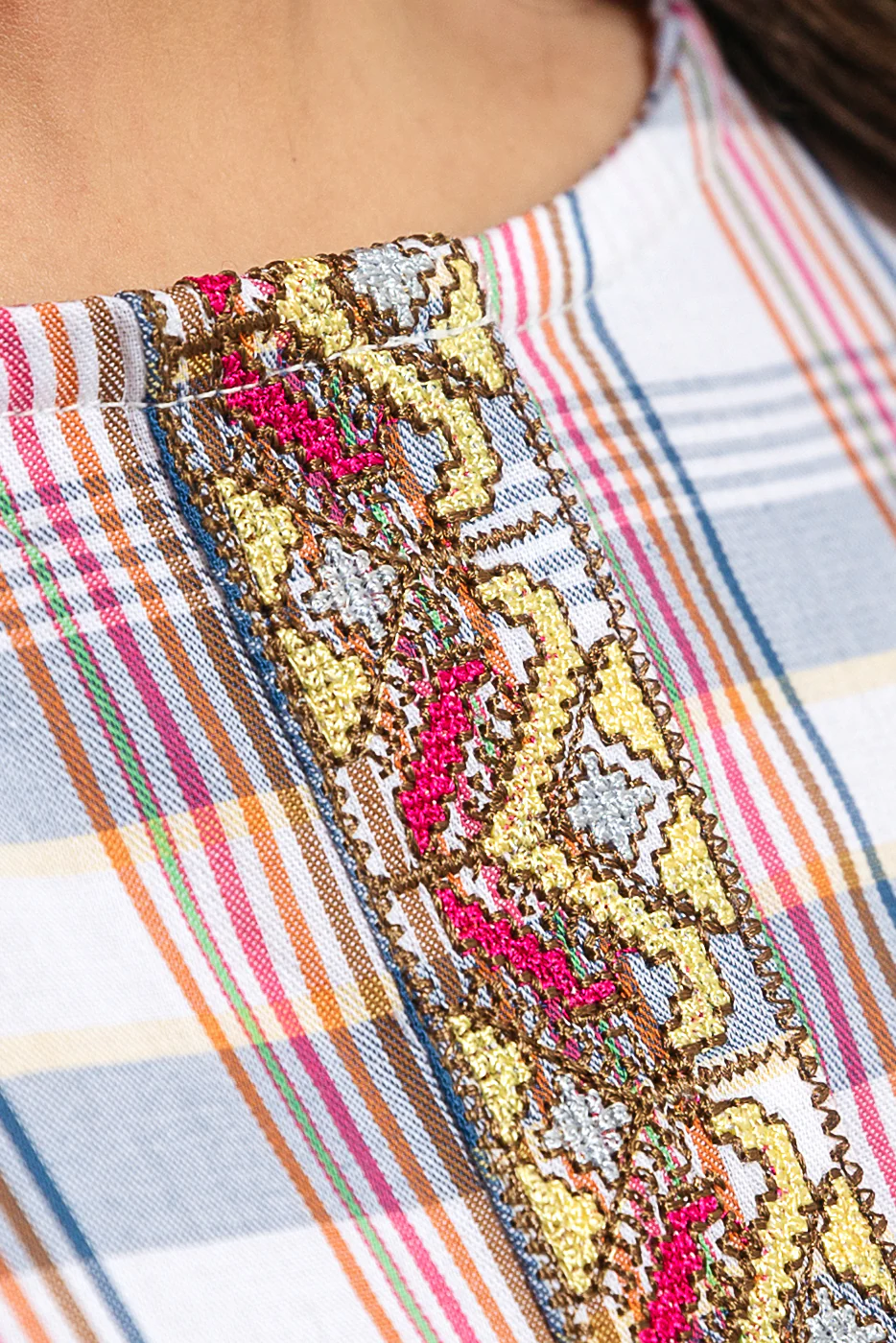 EMBROIDERED YARN DYED SHIRT (PRET) - Image 4