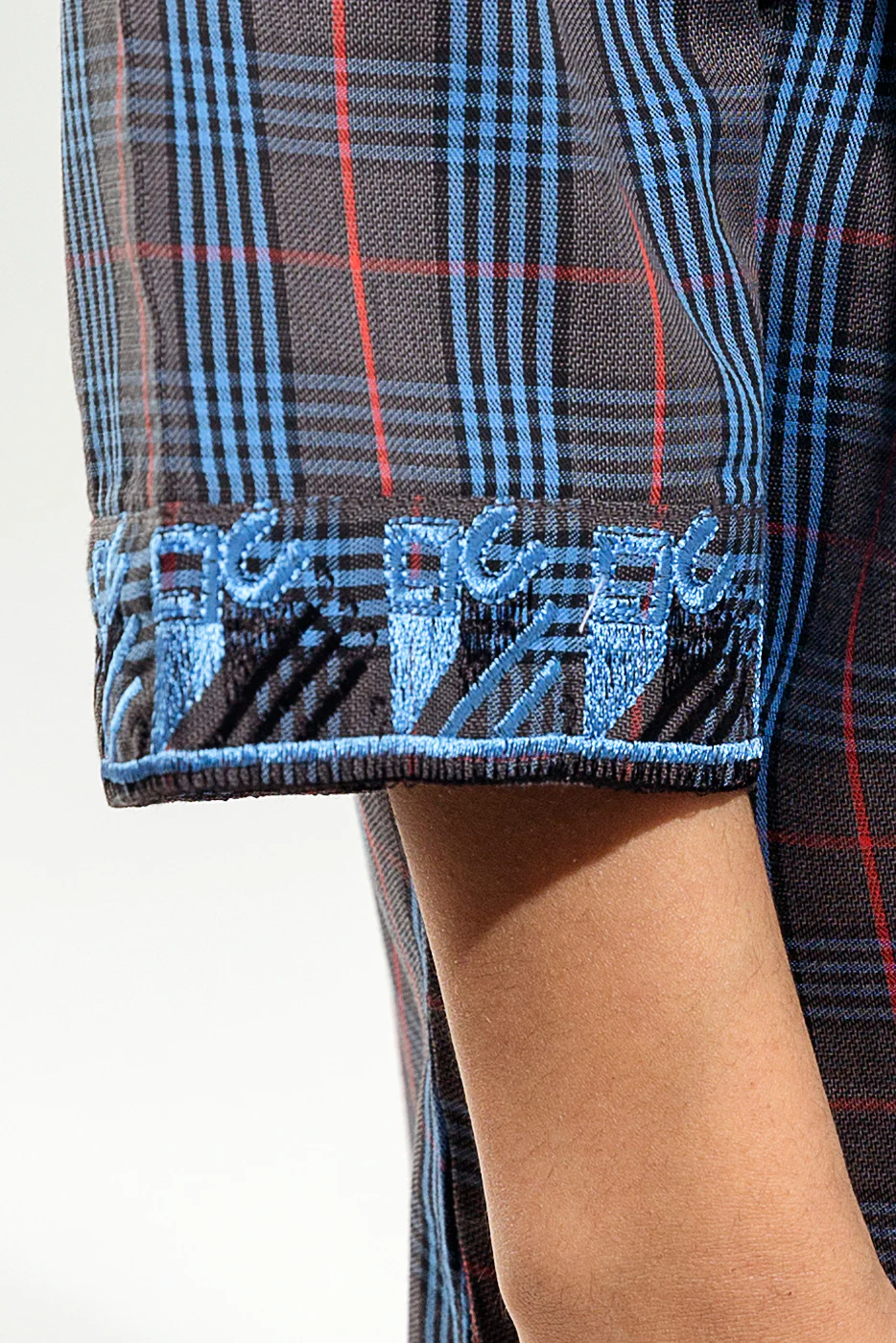 EMBROIDERED YARN DYED SHIRT (PRET) - Image 3