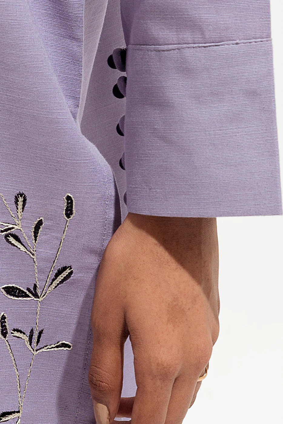 EMBROIDERED SLUB KHADDAR SHIRT (PRET) - Image 2