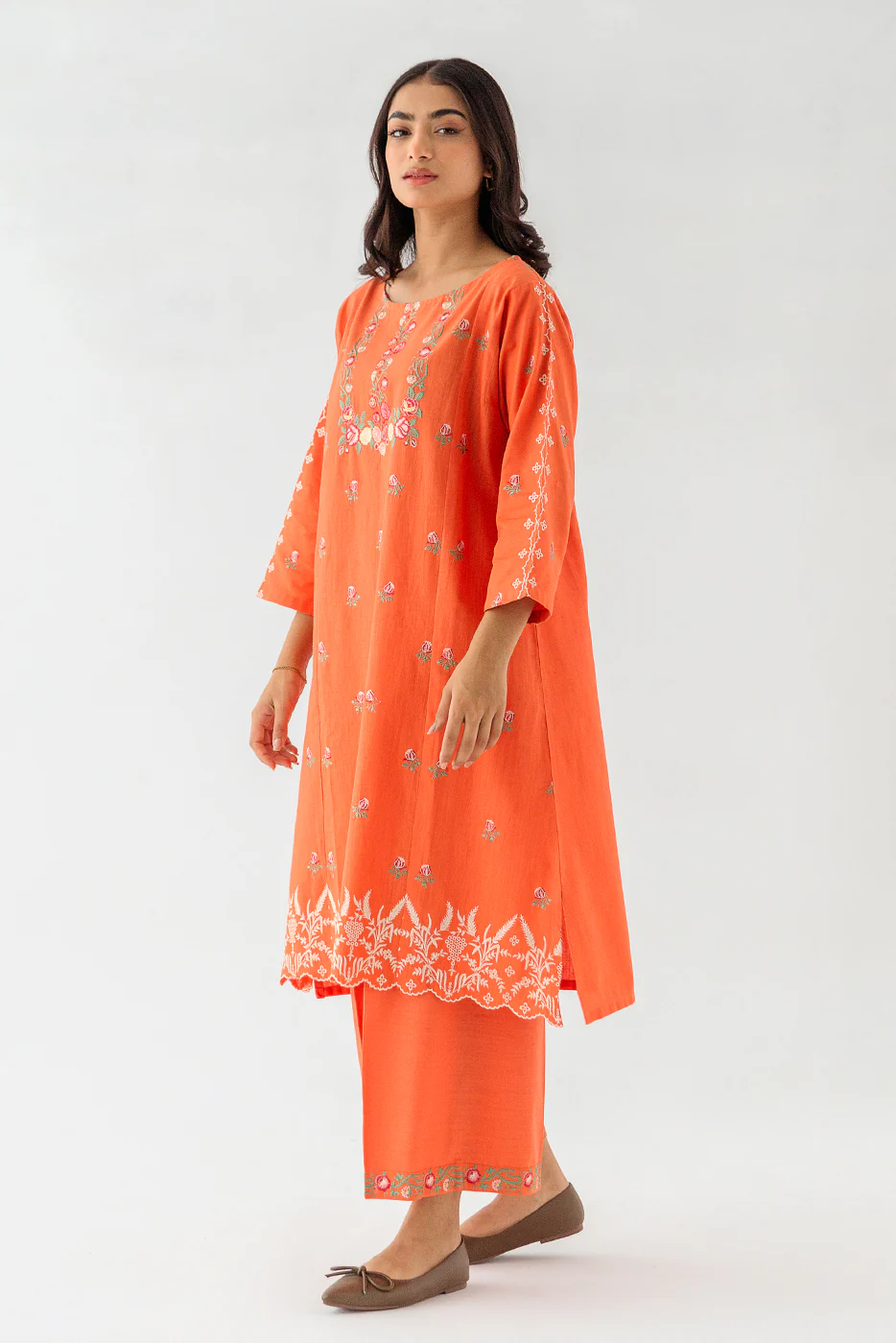 2 PIECE EMBROIDERED SLUB KHADDAR SUIT (PRET) - Image 3