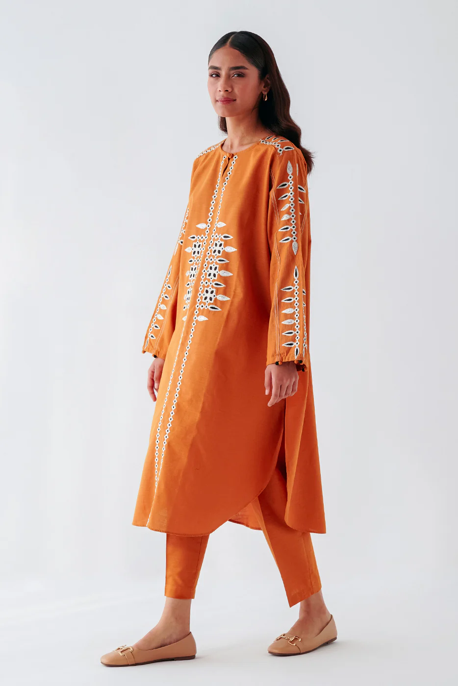 2 PIECE EMBROIDERED SLUB KHADDAR SUIT (PRET) - Image 2
