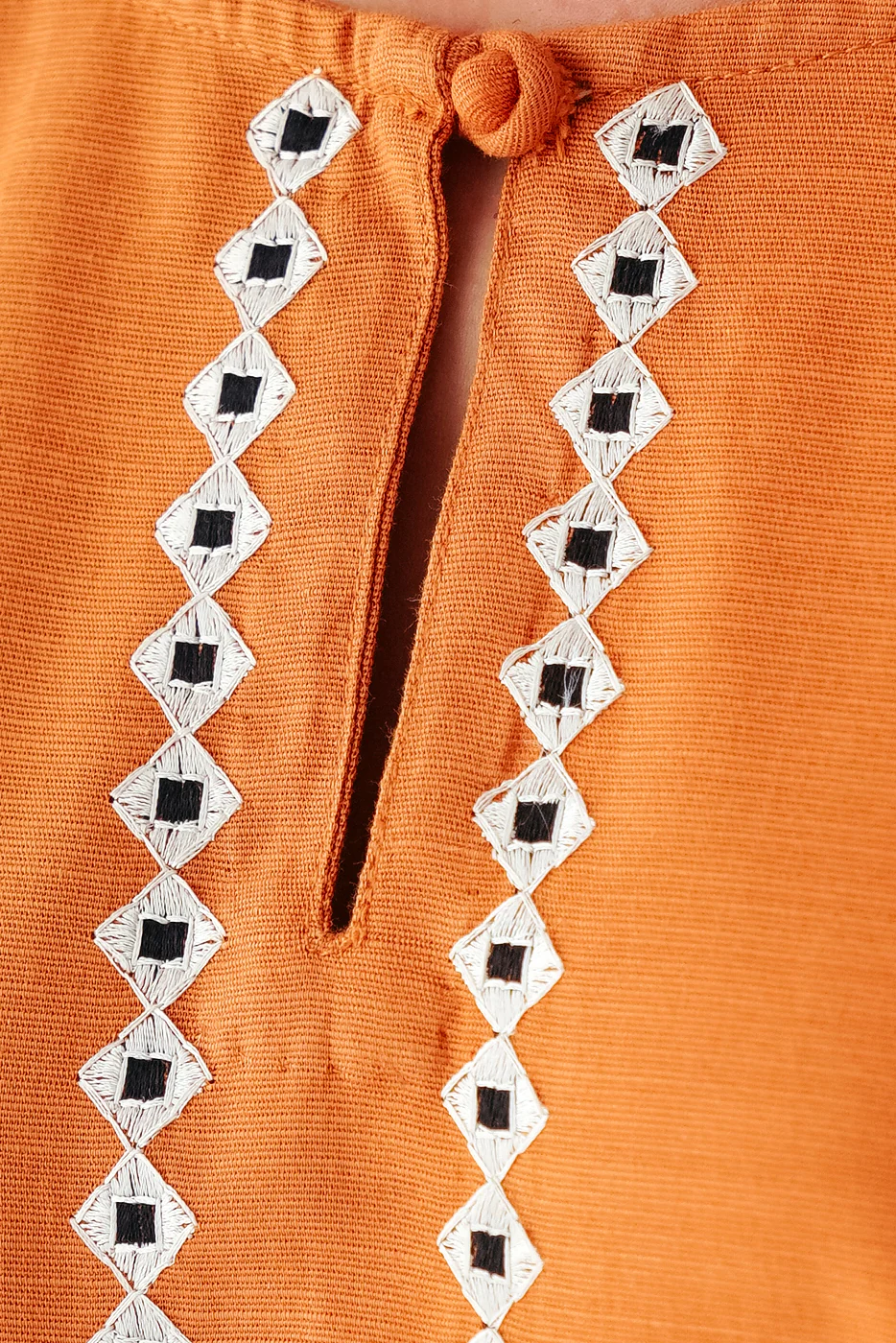 2 PIECE EMBROIDERED SLUB KHADDAR SUIT (PRET) - Image 4