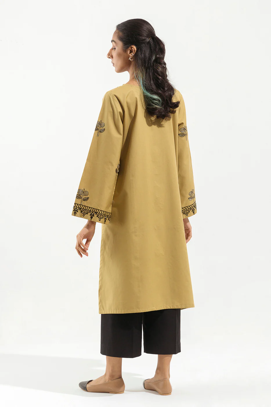 EMBROIDERED KHADDAR SHIRT (PRET) - Image 3