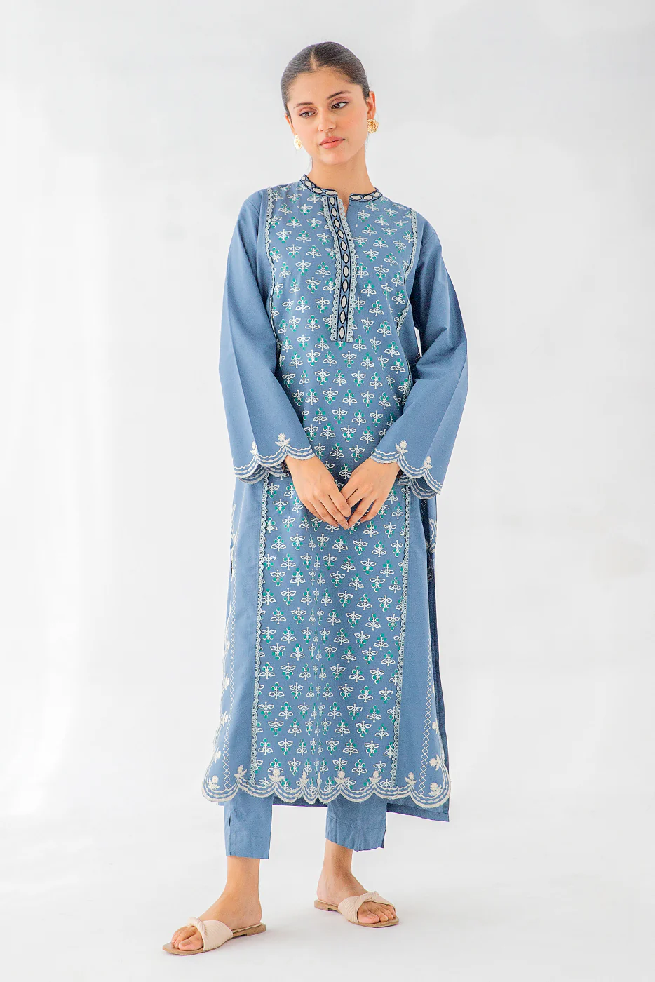 EMBROIDERED KHADDAR SHIRT (PRET) - Image 2