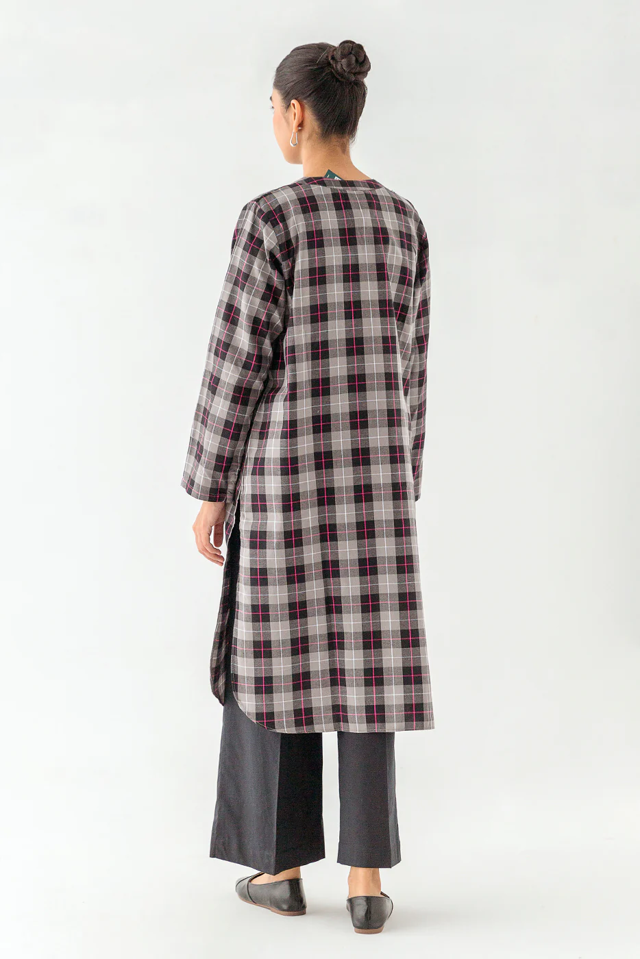 EMBROIDERED KHADDAR SHIRT (PRET) - Image 3