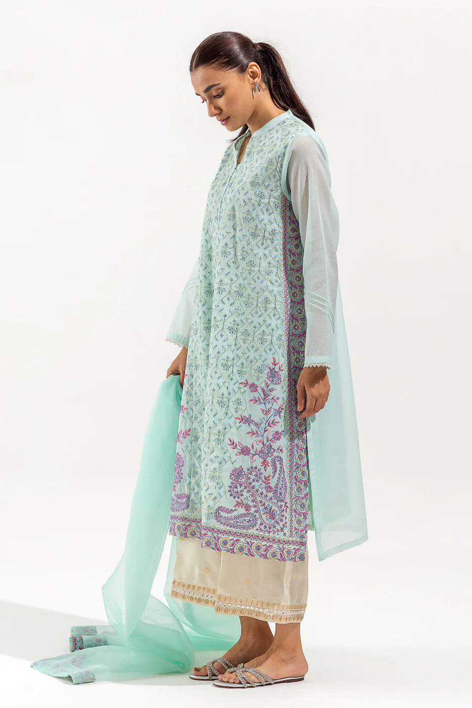 2 PIECE EMBROIDERED PAPER COTTON SUIT (LUXURY PRET) - Image 4