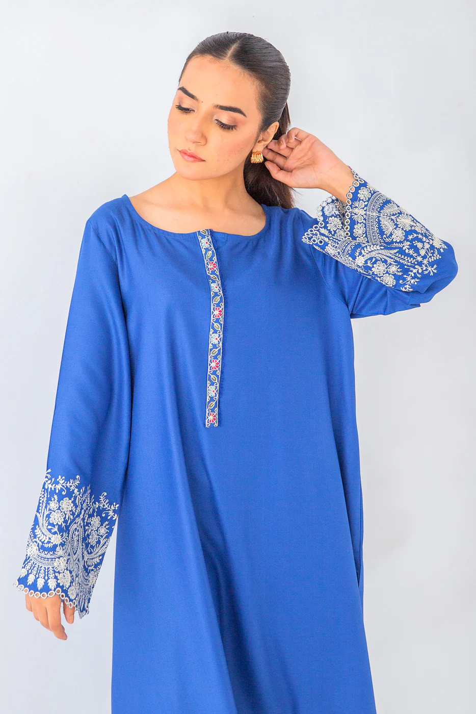 2 PIECE EMBROIDERED VISCOSE SUIT (PRET) - Image 2