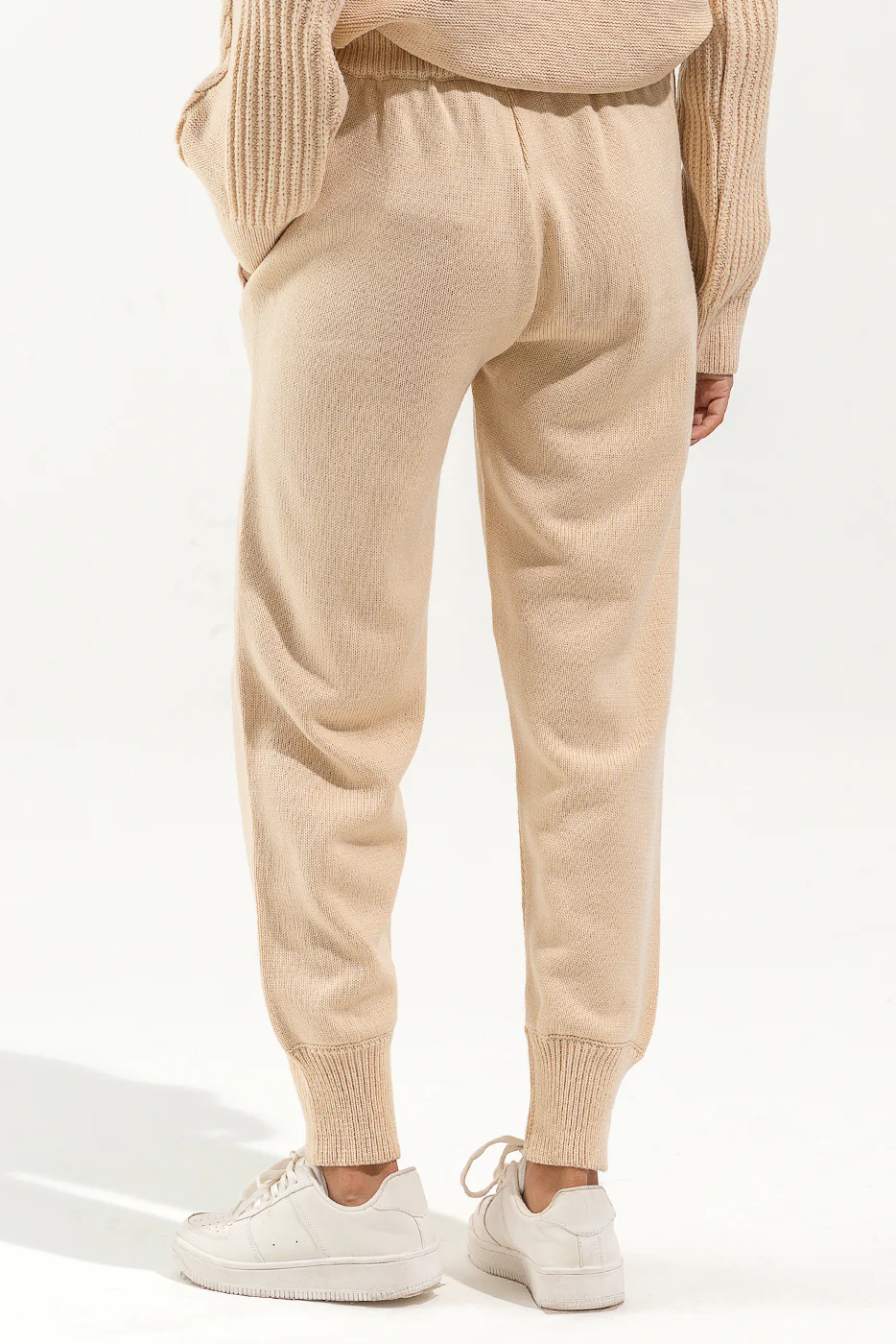 KNITTED JOGGER PANTS - Image 3