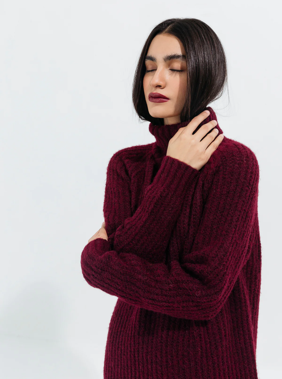 MAROON DOUBLE FUZZY KNIT SWEATER - Image 2