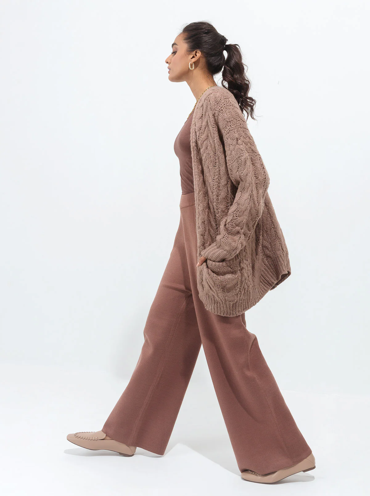 DULL TAUPE CABLE KNIT POCKET SHRUG - Image 2