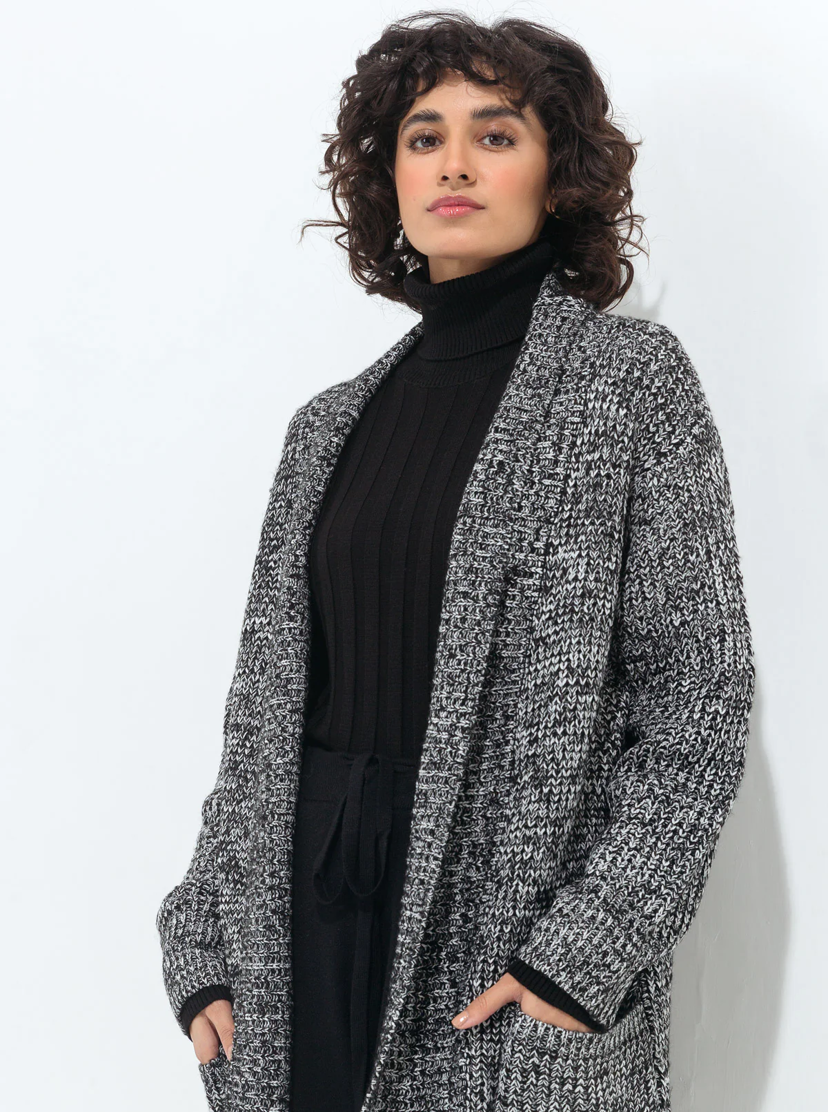 MELANGE GRAY LONG TEXTURED KNIT SHRUG - Image 2