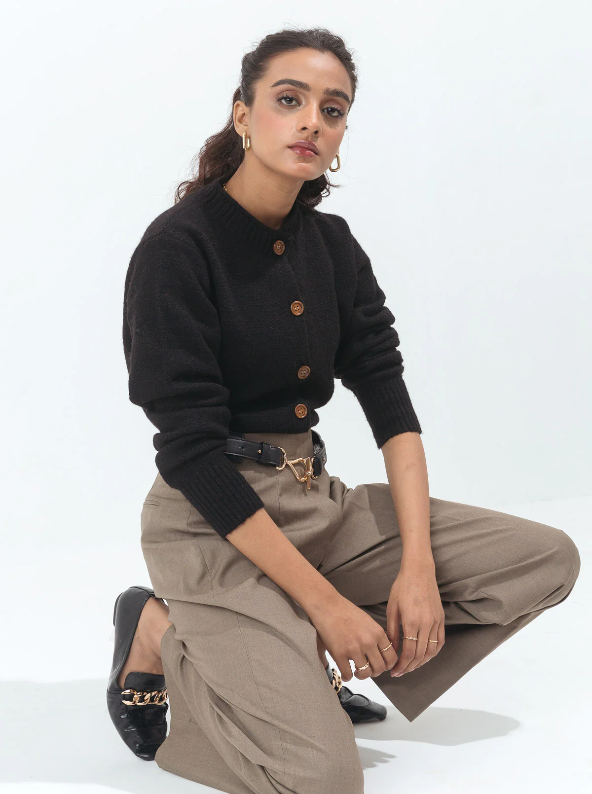 BLACK WOODEN BUTTON CARDIGAN - Image 2