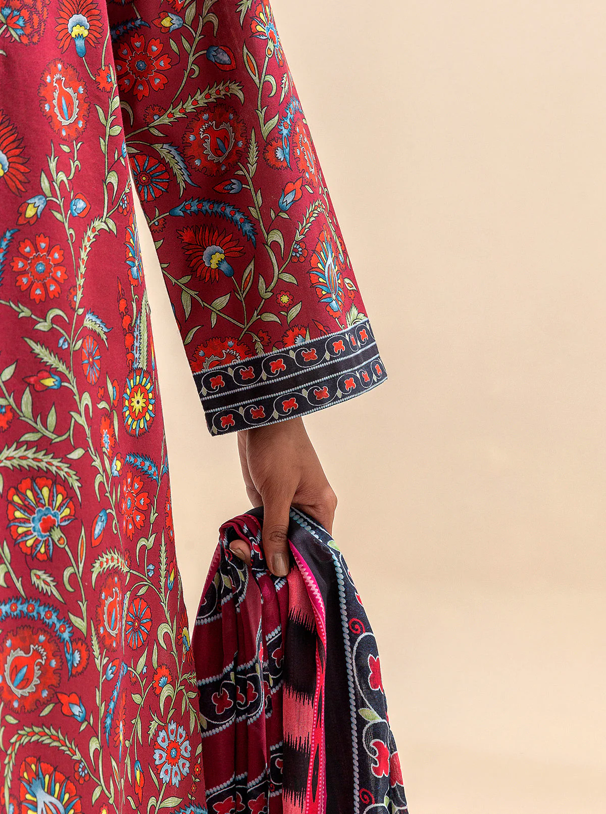 2 PIECE PRINTED LAWN SUIT-DAHLIA DRAGON (UNSTITCHED) - Image 6