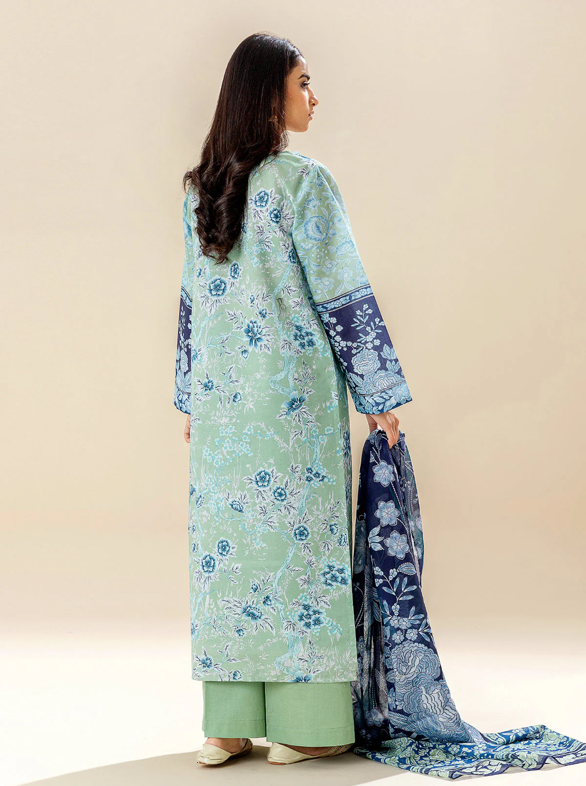 3 PIECE PRINTED LAWN SUIT (UNSTITCHED) - Image 4
