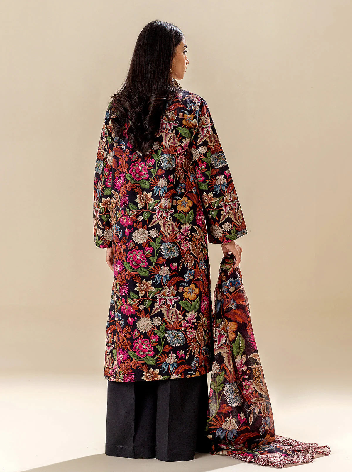 3 PIECE PRINTED LAWN SUIT (UNSTITCHED) - Image 4