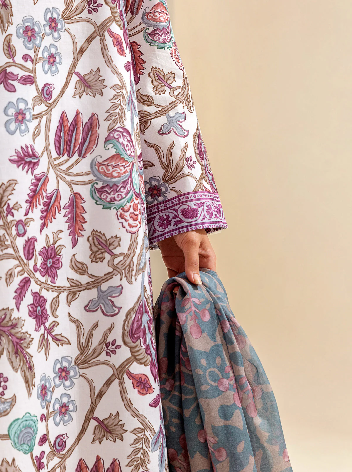 3 PIECE PRINTED LAWN SUIT - VIVID INTENSE (UNSTITCHED) - Image 6