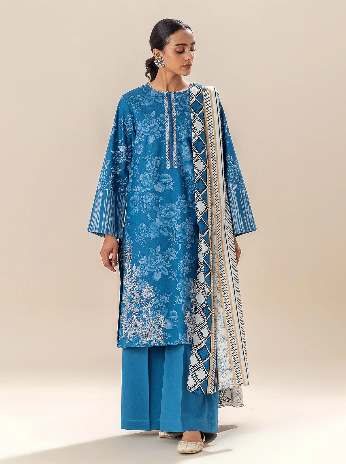 3 PIECE EMBROIDERED LAWN SUIT-ROYAL RENDEZVOUS (UNSTITCHED) - Image 2