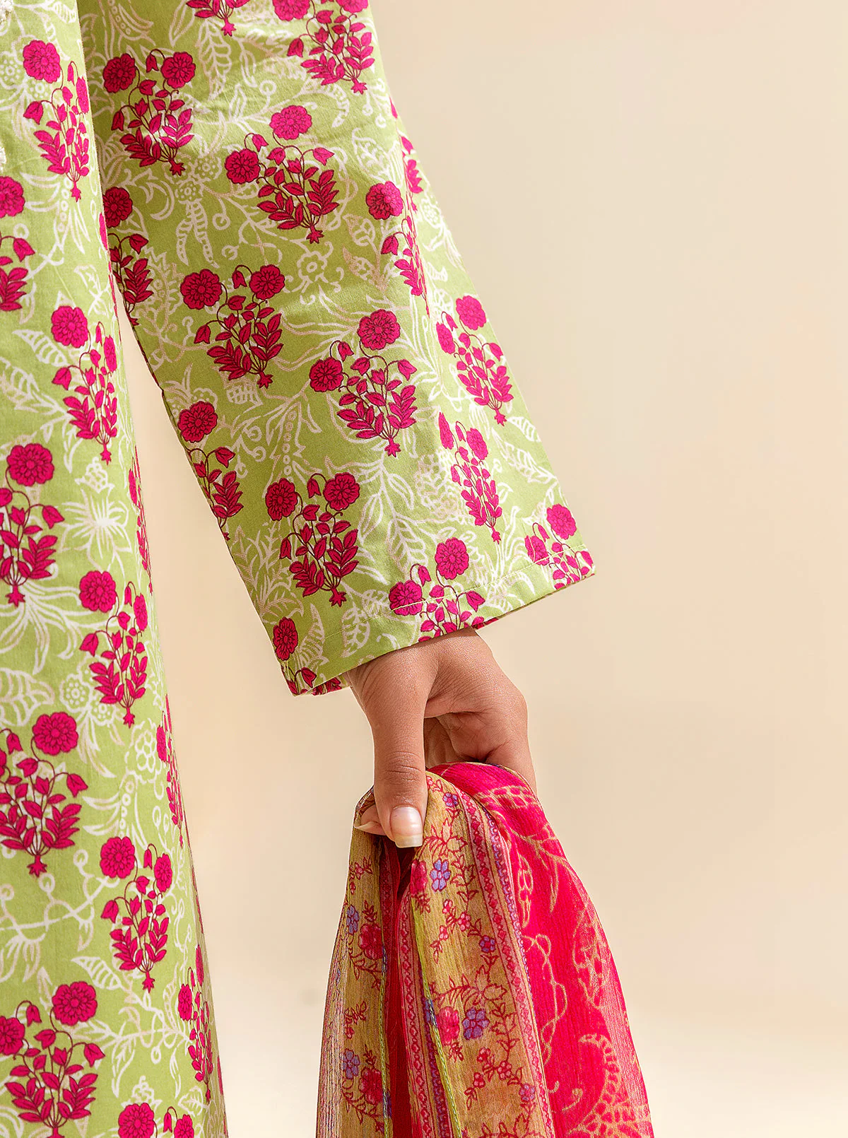 3 PIECE EMBROIDERED LAWN SUIT - MEADOW GRASS (UNSTITCHED) - Image 2