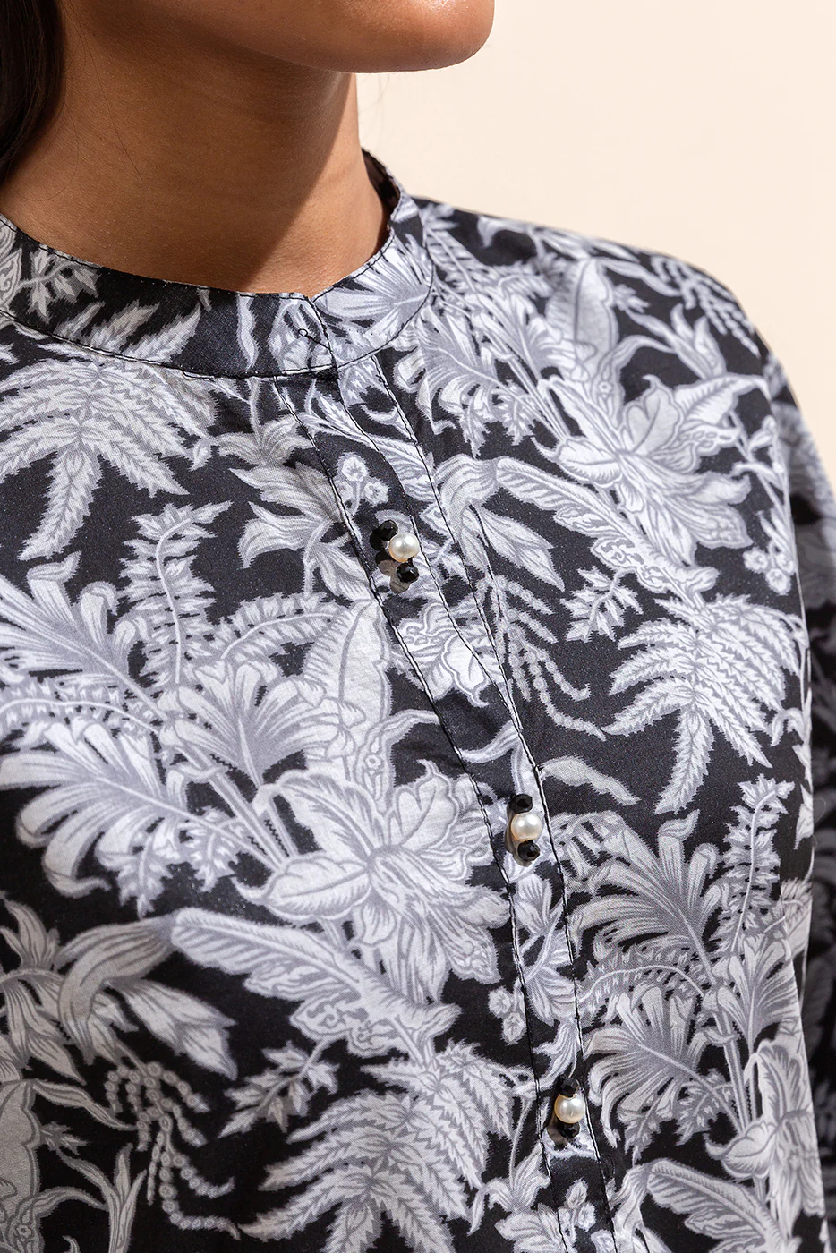 2 PIECE PRINTED LAWN SUIT-CHINTZ ERA (UNSTITCHED) - Image 4