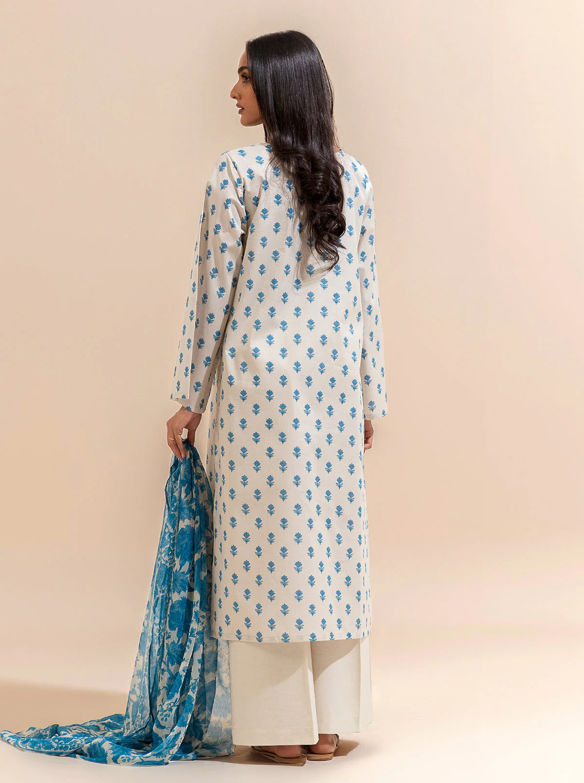 3 PIECE EMBROIDERED LAWN SUIT-BLUE GEMS (UNSTITCHED) - Image 6