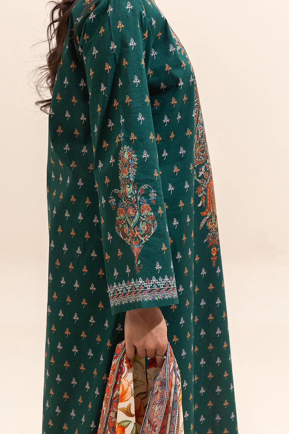 3 PIECE PRINTED LAWN SUIT-PAISLEY POISON (UNSTITCHED) - Image 6