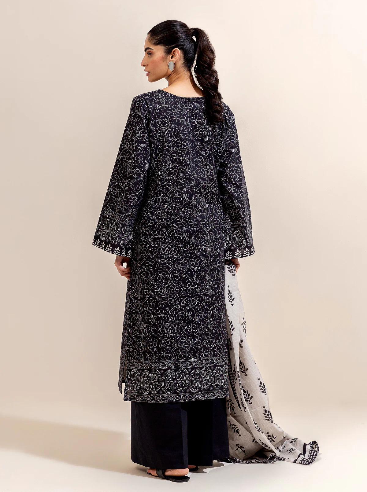 2 PIECE PRINTED LAWN SUIT-MYSTERY STITCH (UNSTITCHED) - Image 4