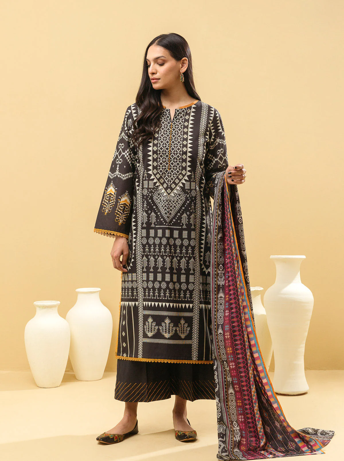 2 PIECE - PRINTED LAWN SUIT - VINTAGE ORNATE - Image 3