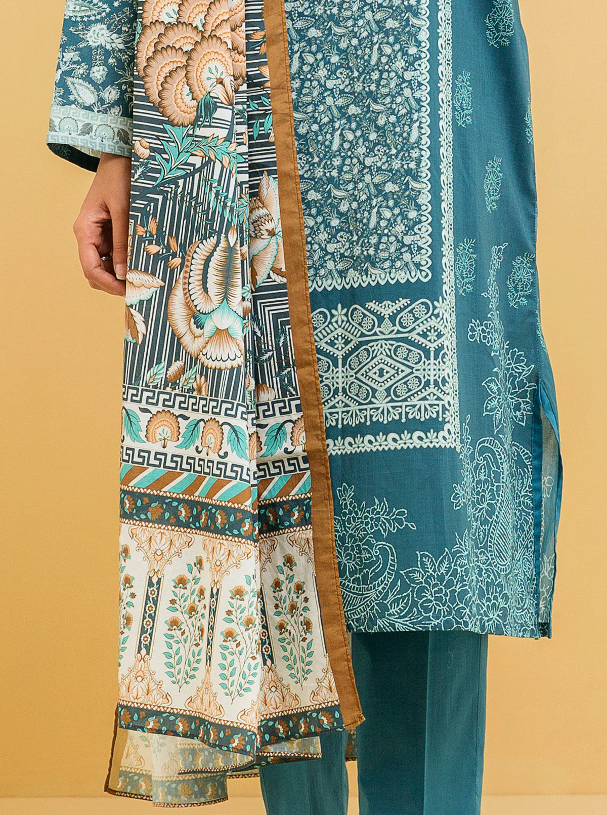 3 PIECE - PRINTED LAWN SUIT - BLUE BOUQUET - Image 2