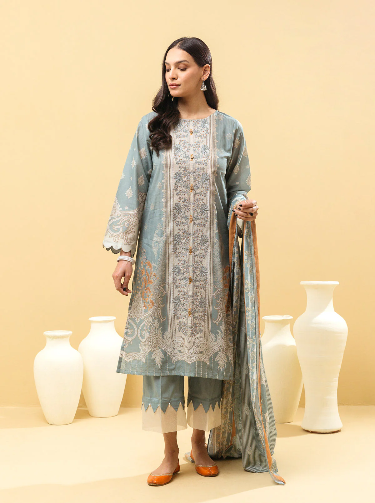 3 PIECE - EMBROIDERED LAWN SUIT - DELICATE DECO - Image 4