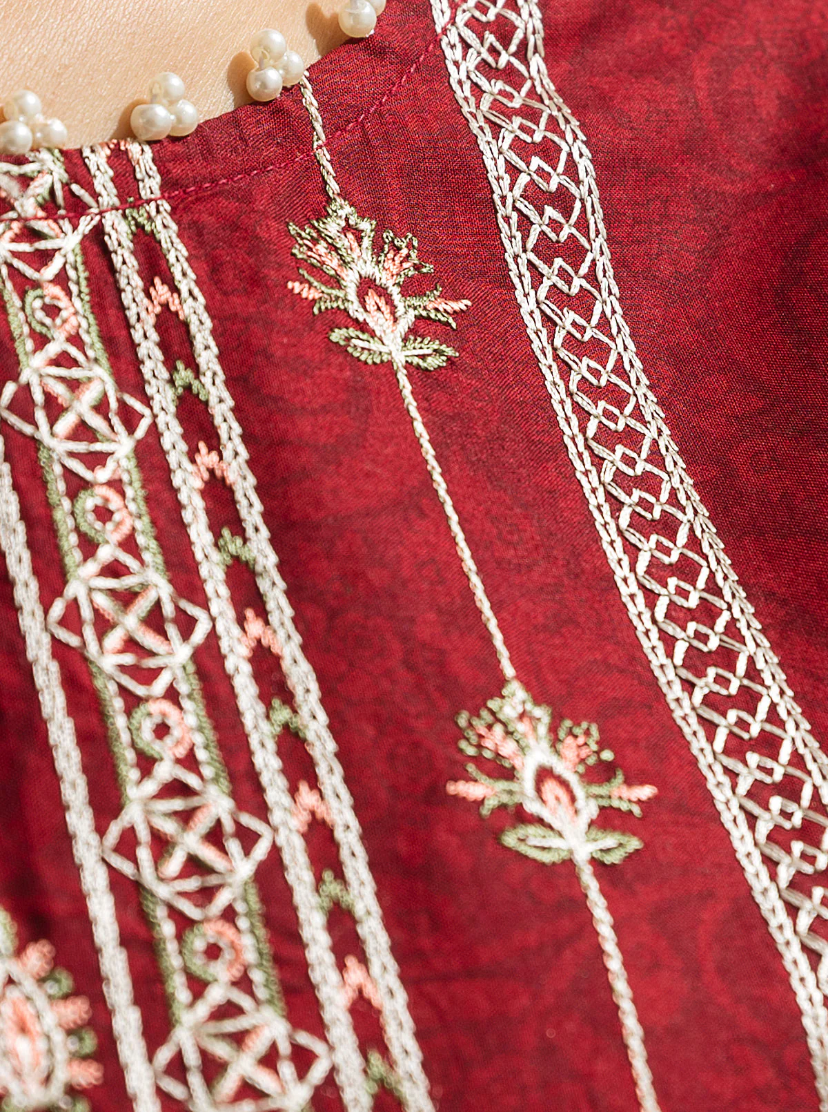 2 PIECE - EMBROIDERED LAWN SUIT - CRIMSON REIGN - Image 4