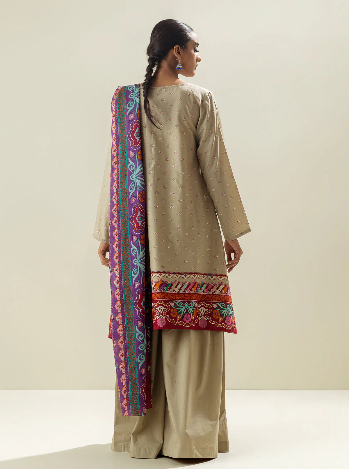 2 PIECE - EMBROIDERED LAWN SUIT - IVORY TALE - Image 3