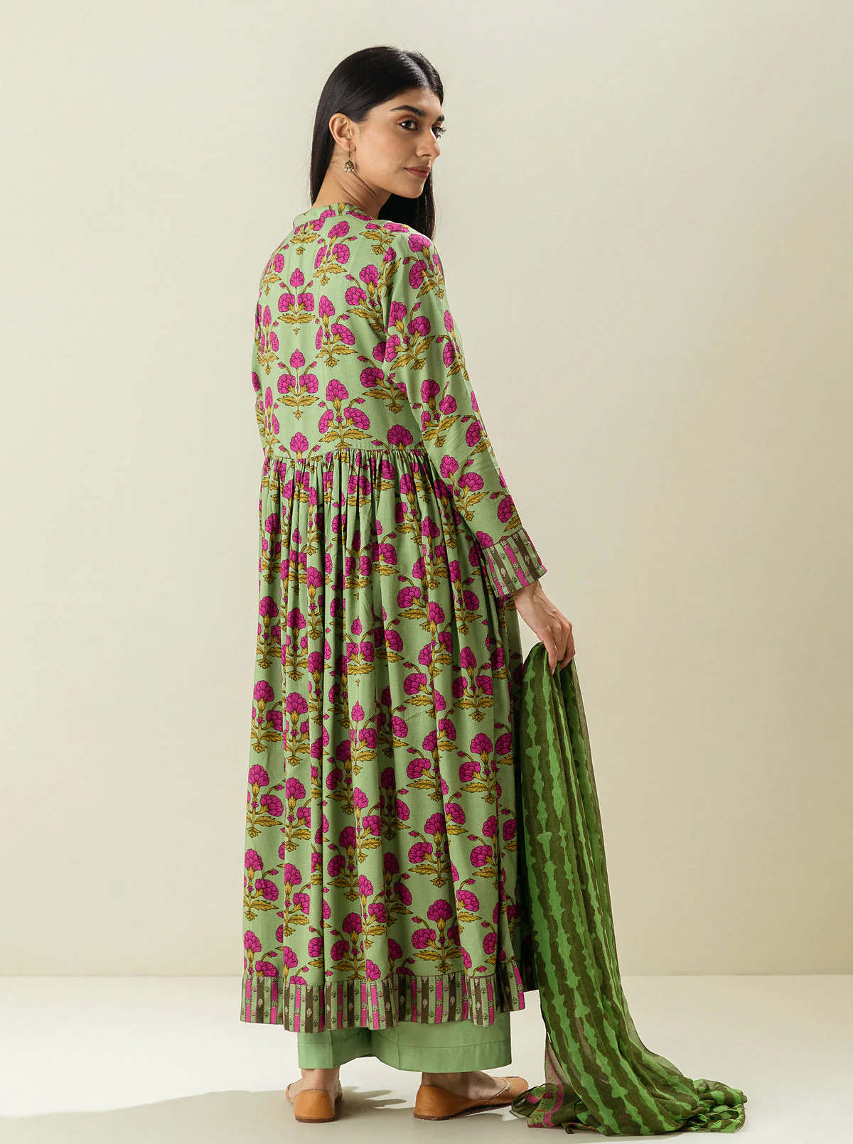 3 PIECE - PRINTED VISCOSE SUIT - PAINTERLY FINNESE - Image 4