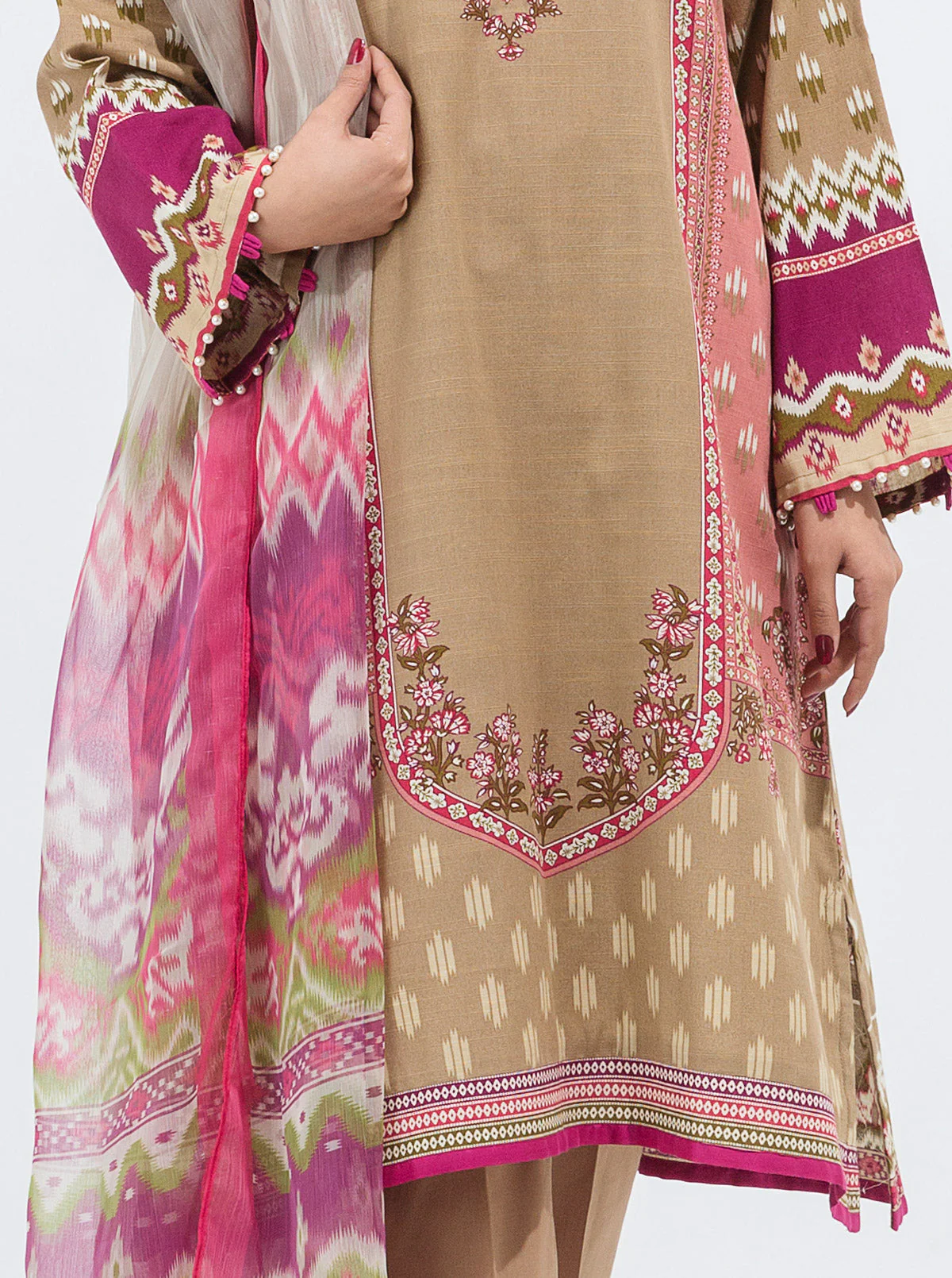 3 PIECE - PRINTED KHADDAR SUIT - DELICATE VINTAGE - Image 2