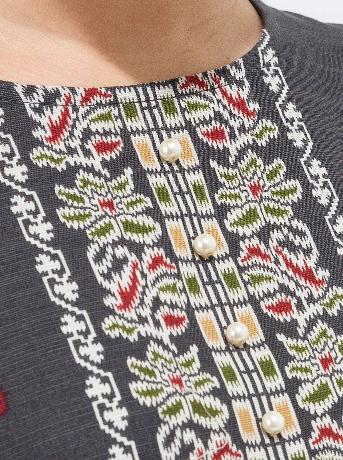 3 PIECE - PRINTED WITH SHAWL KHADDAR SUIT - GLORIOUS GREY - Image 4