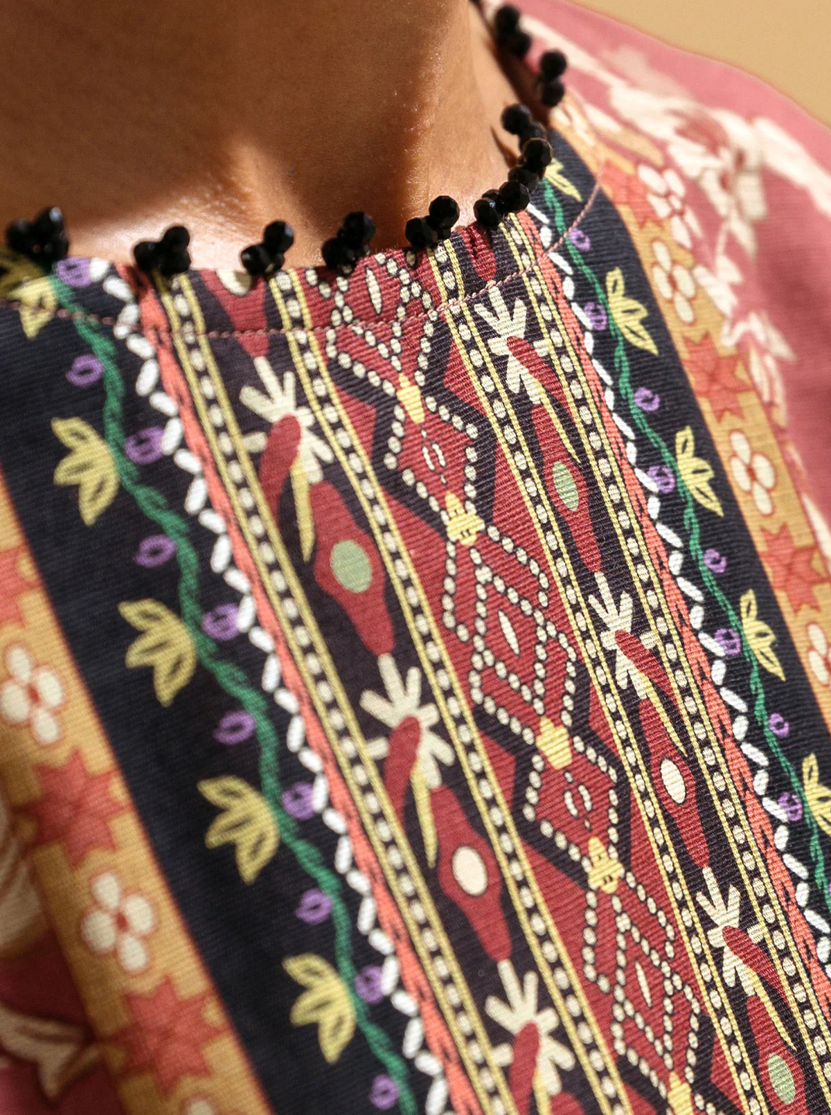 1 PIECE - PRINTED KHADDAR SHIRT - EBONY GARDEN - Image 3