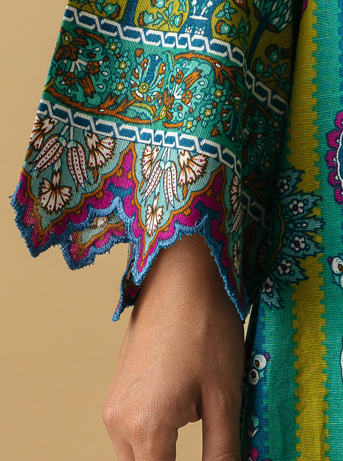2 PIECE - PRINTED KHADDAR SUIT - PEACOCK CAINATION - Image 4