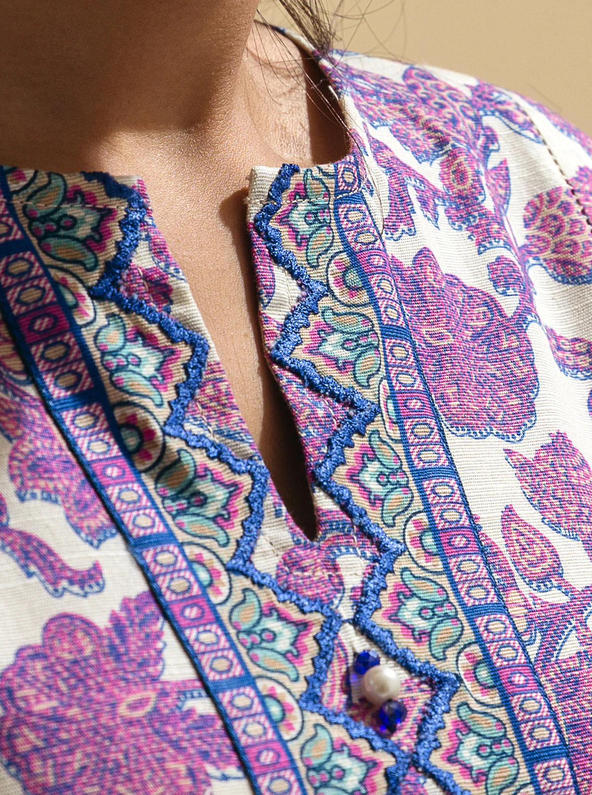 2 PIECE - PRINTED KHADDAR SUIT - GARDENIA - Image 3