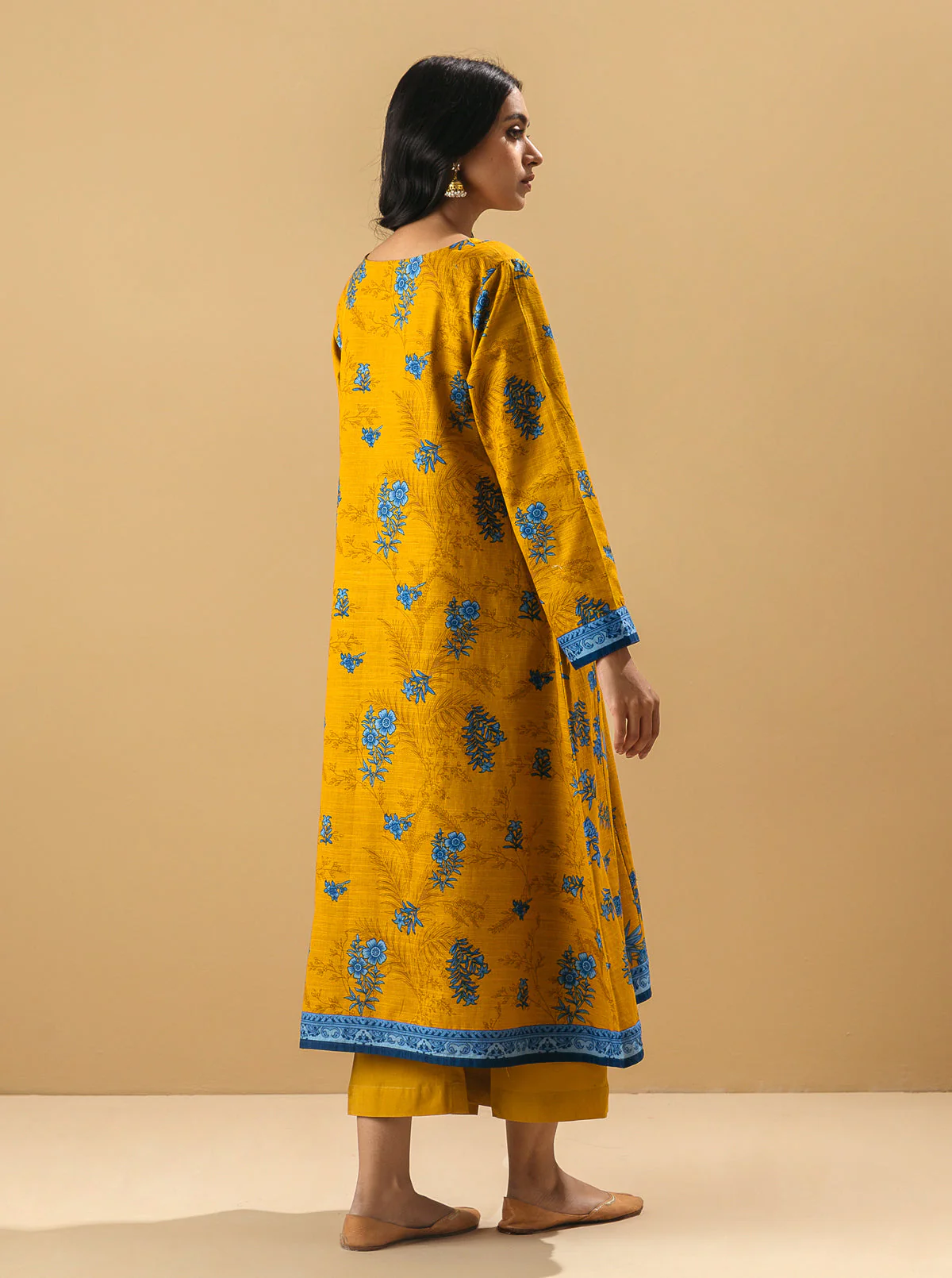 2 PIECE - PRINTED KHADDAR SUIT - MUSTARD ROBIN - Image 5